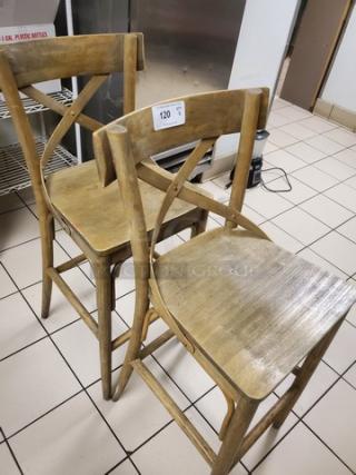 Lot of 2 Chairs. (2xbid)