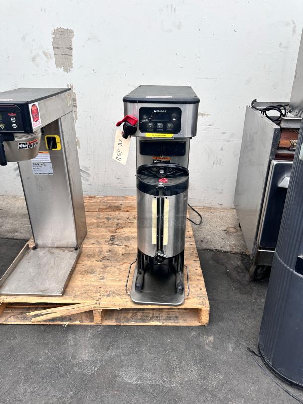 Outstanding Condition Tea Brewer – Bunn ITCB-DV, 29” with Tray – 120/240V Electric – Heavy-Duty Stainless Steel – Tested & Working! – Code RGP 37 - Image 2 of 7