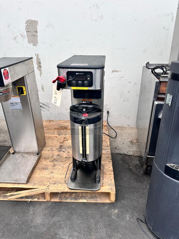 Outstanding Condition Tea Brewer – Bunn ITCB-DV, 29” with Tray – 120/240V Electric – Heavy-Duty Stainless Steel – Tested & Working! – Code RGP 37 - Image 3 of 7