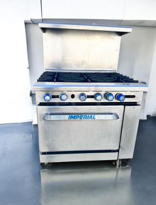 Excellent Condition Gas Range – Imperial 6-Burner with Oven – Natural Gas – Heavy-Duty Stainless Steel – Tested & Working!