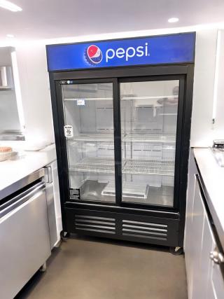 Excellent Condition Pepsi Glass Door Merchandiser – Model CO49R – 115V Electric – Heavy-Duty Stainless Steel – Tested & Working!
