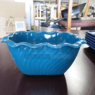 NEW Carlisle 2.5lb Teal Tulip Deli Crock. 6X5X4. 5XBID
