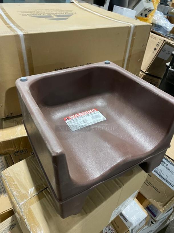 BRAND NEW! MIXED PALLET! Arcoroc Excalibur Series Commercial Clear Fully Tempered 10.5 Oz. Tall Wine Glasses! Model: 71083C! With Hollowick’s Commercial 12 Hour Disposable Votive Liquid Fuel Cell Candle! 144 Per Case! Model: HD12-144! With Hollowick’s Commercial 17 Hour Disposable Liquid Wax Fuel Cell Candle! 48 Per Case! Model: HD17! With Hollowick’s Commercial 8 Hour Disposable Smokeless Liquid Fuel Cell Tealight Candles! 180 Per Case! Model: HD8-180! With Hollowick’s Commercial Clear 36 Hour Disposable Liquid Fuel Cell Votive Candles! 24 Per Case! Model: HD36! With Arcoroc Roc Series Commercial 6” Round Fully Tempered Glass Dessert/Snack Plates! Model: 01166! With Cambro Camwear Series Commercial Economy Pitchers! With Cambro Versa Line Commercial Black Self-Serve Condiment Bin/Stand Set! Model: 6RS6110! With Commercial Brown Double-Sided Booster Seat! & MORE! 41X Your Bid! - Image 4 of 7
