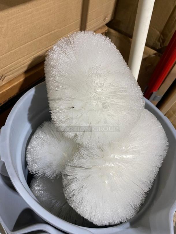NEW! Carlisle Sparta Spectrum Series Commercial White Tank/Kettle Scrub Brush! With Nylon Bristles! Model: 4004000! 4X Your Bid! - Image 3 of 3