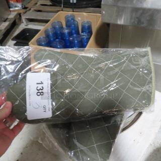 NEW Oven Mitt. 3XBID