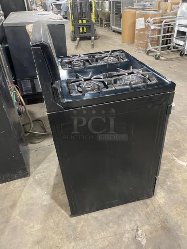 Amana Commercial Stainless Steel/Black Powder Coated Natural Gas Powered 4 Burner Range/Oven Combo! With Wire Oven Racks! - Image 3 of 10