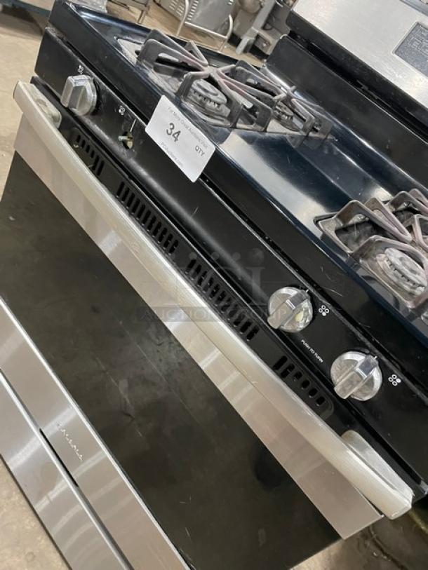 Amana Commercial Stainless Steel/Black Powder Coated Natural Gas Powered 4 Burner Range/Oven Combo! With Wire Oven Racks! - Image 9 of 10
