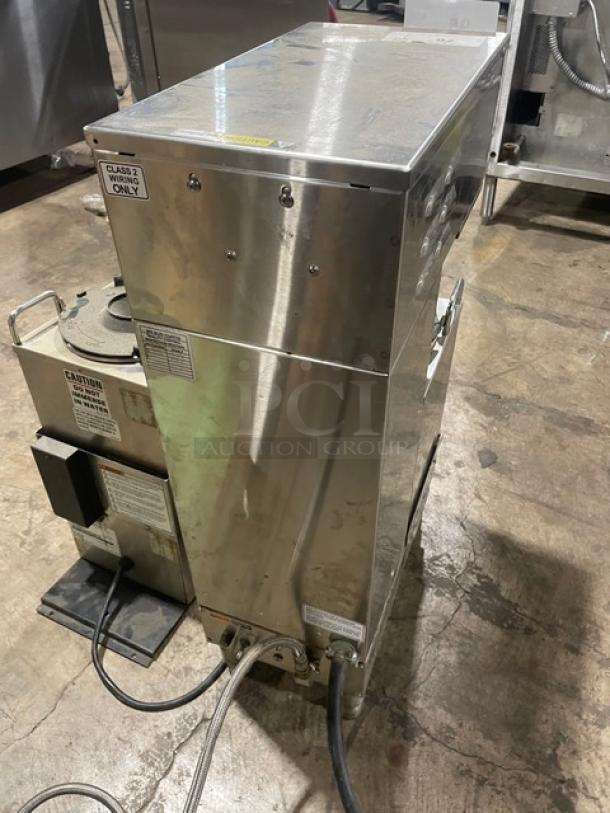 Curtis Commercial Stainless Steel Electric Powered Countertop Automatic Coffee Brewer! With Hot Water Dispenser! With 2 Coffee Servers! Model: GEMSIF10A2419 SN: 12860943! 220V 1 Phase! On Legs! - Image 4 of 8