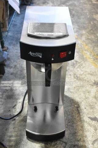 BRAND NEW SCRATCH AND DENT! Avantco 177C15 Stainless Steel Commercial Countertop Coffee Machine w/ Metal Brew Basket. 120 Volts, 1 Phase. - Item #1185343