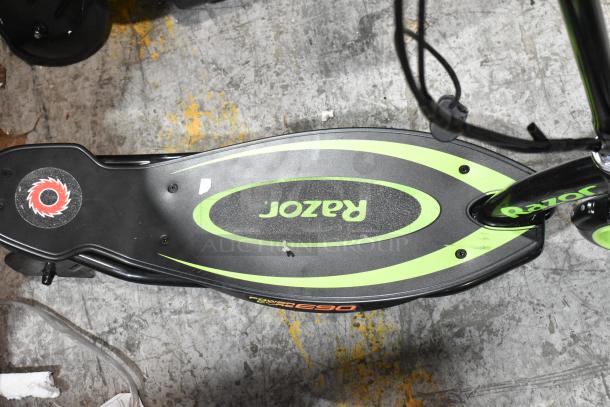 Razor 13111496 Power Core E90 Push Button Throttle Electric Scooter. - Image 4 of 6