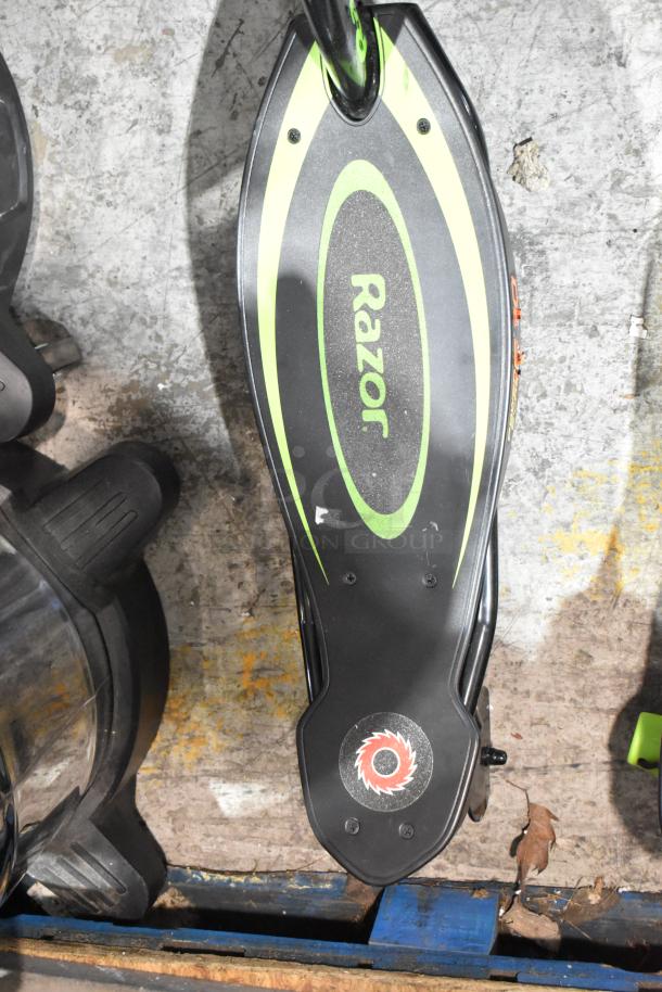 Razor 13111496 Power Core E90 Push Button Throttle Electric Scooter. - Image 4 of 6