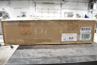 IN ORIGINAL BOX! Samsung Odyssey CRG5 C24RG50FZN Monitor