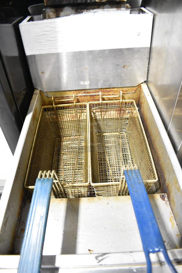 2021 Mainstreet 541FF40N Stainless Steel Commercial Floor Style Natural Gas Powered Deep Fat Fryer w/ 2 Metal Fry Baskets. 90,000 BTU. - Image 5 of 10