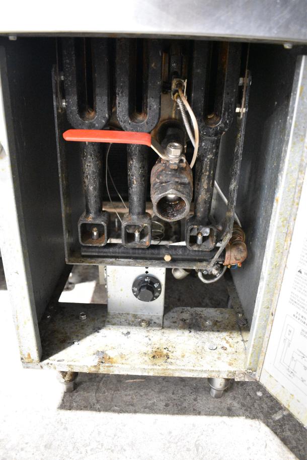 2021 Mainstreet 541FF40N Stainless Steel Commercial Floor Style Natural Gas Powered Deep Fat Fryer w/ 2 Metal Fry Baskets. 90,000 BTU. - Image 7 of 10