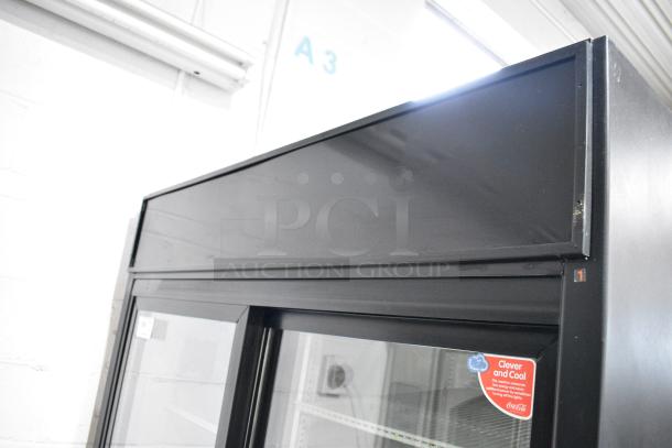 True GDM-45EM-LD Metal Commercial 2 Door Reach In Cooler Merchandiser w/ Poly Coated Racks on Commercial Casters. 115 Volts, 1 Phase. Tested and Powers On But Does Not Get Cold - Image 2 of 8