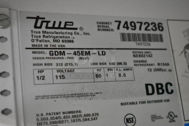 True GDM-45EM-LD Metal Commercial 2 Door Reach In Cooler Merchandiser w/ Poly Coated Racks on Commercial Casters. 115 Volts, 1 Phase. Tested and Powers On But Does Not Get Cold - Image 8 of 8
