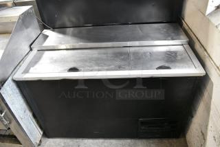 Fogel Froster-B-50-US Metal Commercial Bottle Back Bar Cooler w/ 2 Sliding Lids. 115 Volts, 1 Phase. Tested and Working!