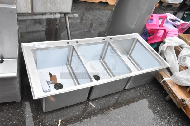 BRAND NEW SCRATCH AND DENT! Regency 600DI31612 16" x 20" x 12" 16-Gauge Stainless Steel Three Compartment Drop-In Sink - Image 1 of 6