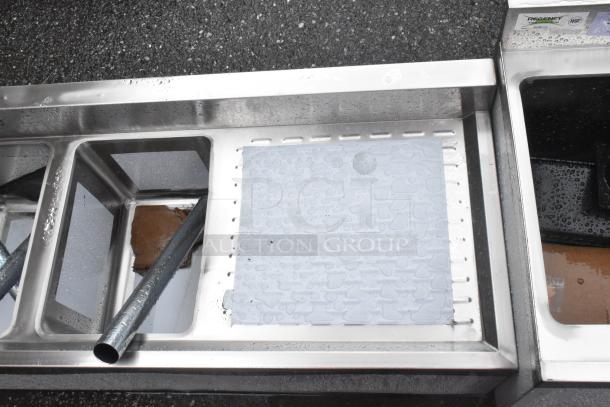 BRAND NEW SCRATCH AND DENT! Regency 600B31014219 3 Bowl Underbar Sink with Two Large Drainboards - 72" x 18 3/4" - Image 3 of 6
