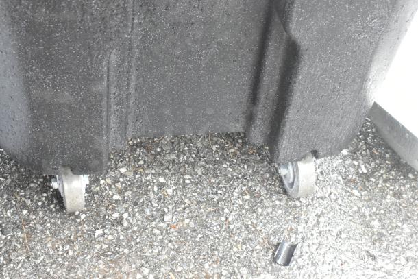 BRAND NEW SCRATCH AND DENT! Toter Black Poly Trash Can. - Image 5 of 5