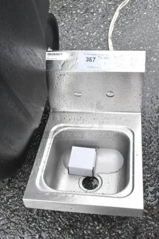 BRAND NEW SCRATCH AND DENT! Regency 600HS122H 9" x 9" x 5" Wall-Mounted Hand Sink with 4" Centers and Strainer