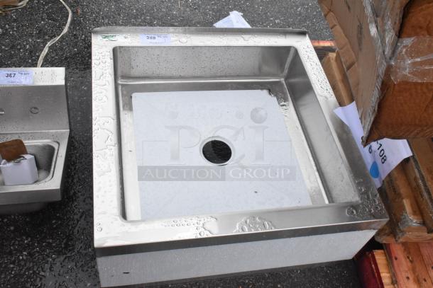 BRAND NEW SCRATCH AND DENT! Regency 600SM24246 29" 16-Gauge Stainless Steel One Compartment Floor Mop Sink - 24" x 24" x 6" Bowl - Image 1 of 4