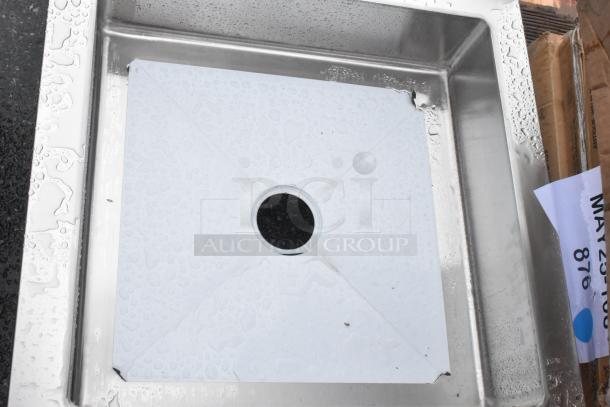 BRAND NEW SCRATCH AND DENT! Regency 600SM24246 29" 16-Gauge Stainless Steel One Compartment Floor Mop Sink - 24" x 24" x 6" Bowl - Image 3 of 4