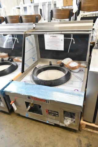 BRAND NEW SCRATCH AND DENT! Town Y-1-SS-P York™ Single Chamber Liquid Propane Wok Range with 20" Cantonese Chamber - 103,000 BTU