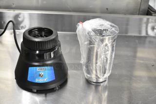 BRAND NEW SCRATCH AND DENT! Waring BB145S BevBasix 32 oz. Commercial Bar Blender with Stainless Steel Container - 120 Volts, 1 Phase.