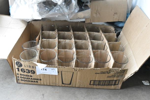 BRAND NEW SCRATCH AND DENT! Box of 22 Libbey 1639 16 oz. Customizable Rim Tempered Mixing Glass / Pint Glass - Image 2 of 5