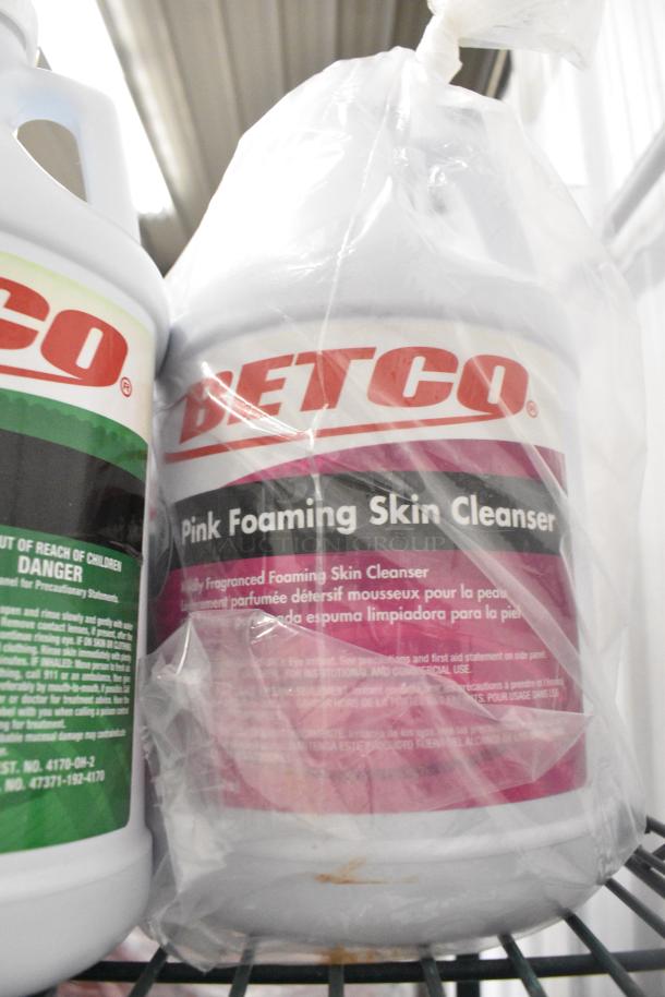 ALL ONE MONEY! Tier Lot of Various Cleaner Including Brighton Citrus Ginger Foam Hand Hair and Showerwash, Diversey Virex Disinfectant Cleaner, Diversey Oxivir Disinfectant, Betco Ocean Breeze, Betco Pine Quat, Betco Foaming Skin Cleaner - Image 10 of 10