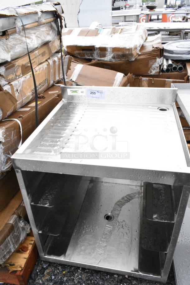 BRAND NEW SCRATCH AND DENT! Regency 600GRSU2324C Stainless Steel Corrugated Top Glass Rack Storage Unit - 23" x 24" - Image 4 of 7