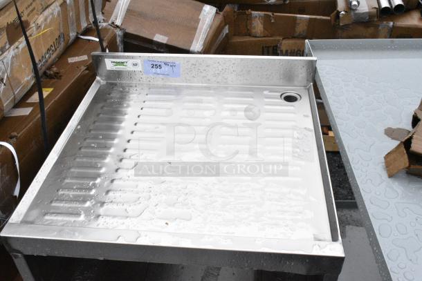 BRAND NEW SCRATCH AND DENT! Regency 600GRSU2324C Stainless Steel Corrugated Top Glass Rack Storage Unit - 23" x 24" - Image 6 of 7