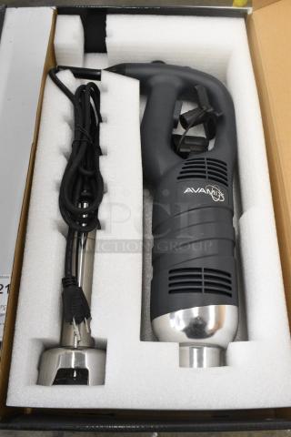 BRAND NEW SCRATCH AND DENT! AvaMix 928IBMD10DX 10" Medium-Duty Variable Speed Immersion Blender. 120 Volts, 1 Phase. Tested and Working!