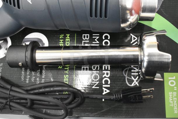 BRAND NEW SCRATCH AND DENT! AvaMix 928IBMD10DX 10" Medium-Duty Variable Speed Immersion Blender. 120 Volts, 1 Phase. Tested and Working! - Image 5 of 11
