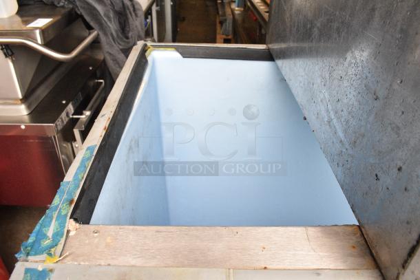Hoshizaki KM-650MAH Stainless Steel Commercial Ice Head on Hoshizaki B-900SF Metal Commercial Ice Bin. 208-30 Volts, 1 Phase. - Image 10 of 10