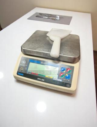 Excellent Condition Digital Portion Scale – Yamato PPC-300 – 115V – Compact Stainless Platform – Fully Tested & Working! – Code BPT 17
