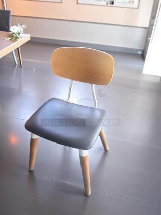 Lot of 20 – Excellent Condition Scandinavian Café Chairs – Wood + Metal – Modern Dining Style – Code BPT 21