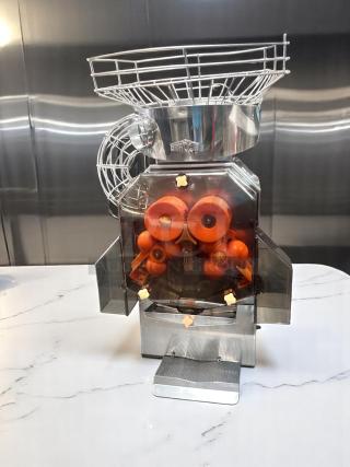 Top Tier Condition Automatic Citrus Juicer – Citrocasa 8000XB – 115V – Fully Tested & Working!