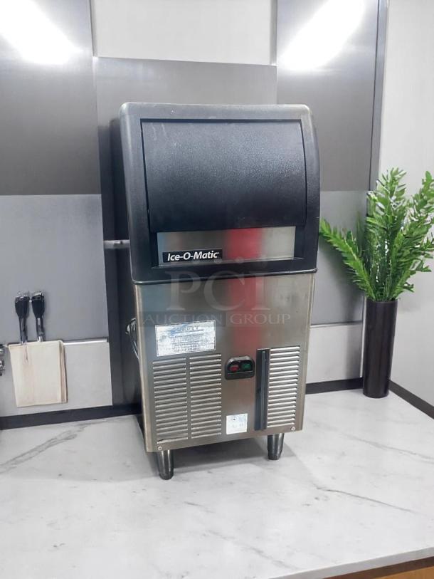 Excellent Condition Ice Maker – Ice-O-Matic – Compact Undercounter – 115V – Fully Tested & Working! - Image 4 of 6