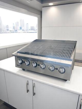 Excellent Condition Gas Charbroiler – Star Ultra-Max – 36" Wide – Natural Gas – Fully Tested & Working!