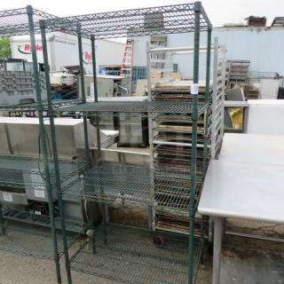One Green Metro Shelf With 4 Shelves. 36X24X72