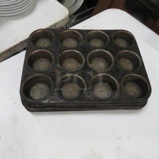 12 Hole Muffin Pan. 5XBID