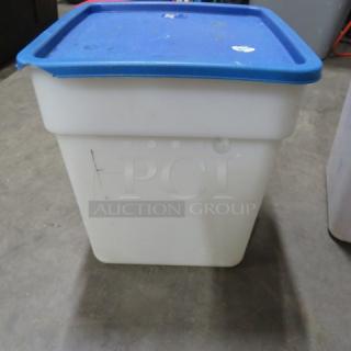 One 18 Quart Food Storage Container With Lid.