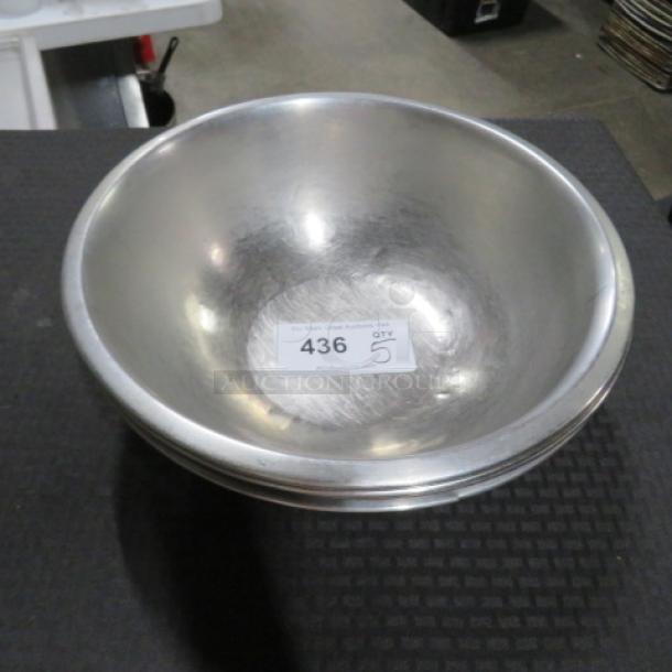 13 Inch Stainless Steel Mixing Bowl. 5XBID - Image 1 of 1