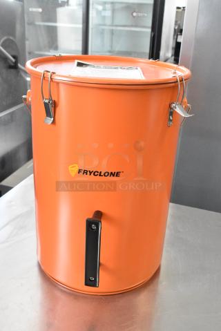 BRAND NEW SCRATCH AND DENT! Fryclone 259FOPN6GL 6.5 Gallon Orange Utility Oil Pail