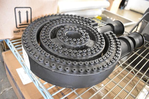 BRAND NEW SCRATCH AND DENT! Cast Iron Burner. - Image 3 of 4