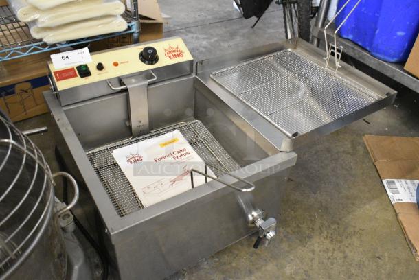 BRAND NEW SCRATCH AND DENT! Carnival King 382DFC44001 Stainless Steel 25 lb. Funnel Cake / Donut Fryer. 240 Volts, 1 Phase. - Image 3 of 11
