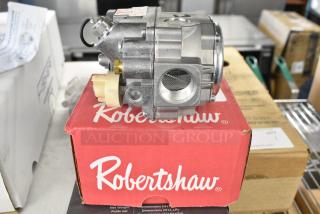 BRAND NEW SCRATCH AND DENT! 683700506 Robertshaw Industries 700-506 7000BMVR Natural Gas Millivolt Gas Valve; 3/4" Gas In / Out