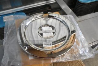 BRAND NEW SCRATCH AND DENT! Box of 7 Thunder Group SLIP007 7 qt Slotted Inset Cover - Stainless Steel